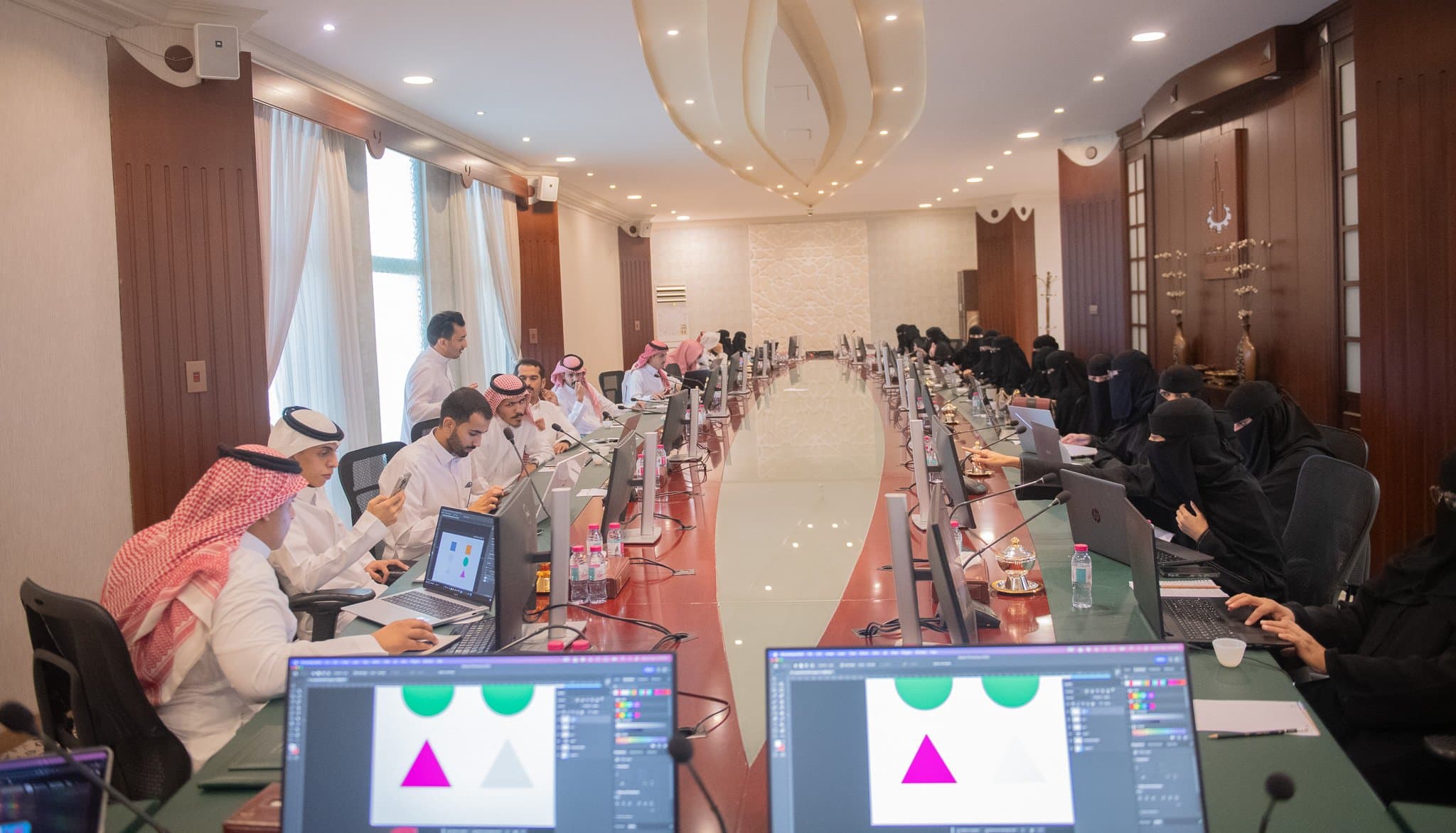 تغطية لفعاليات ورشة "التصميم الجرافيكي" لتطوير الكفاءات الوطنية